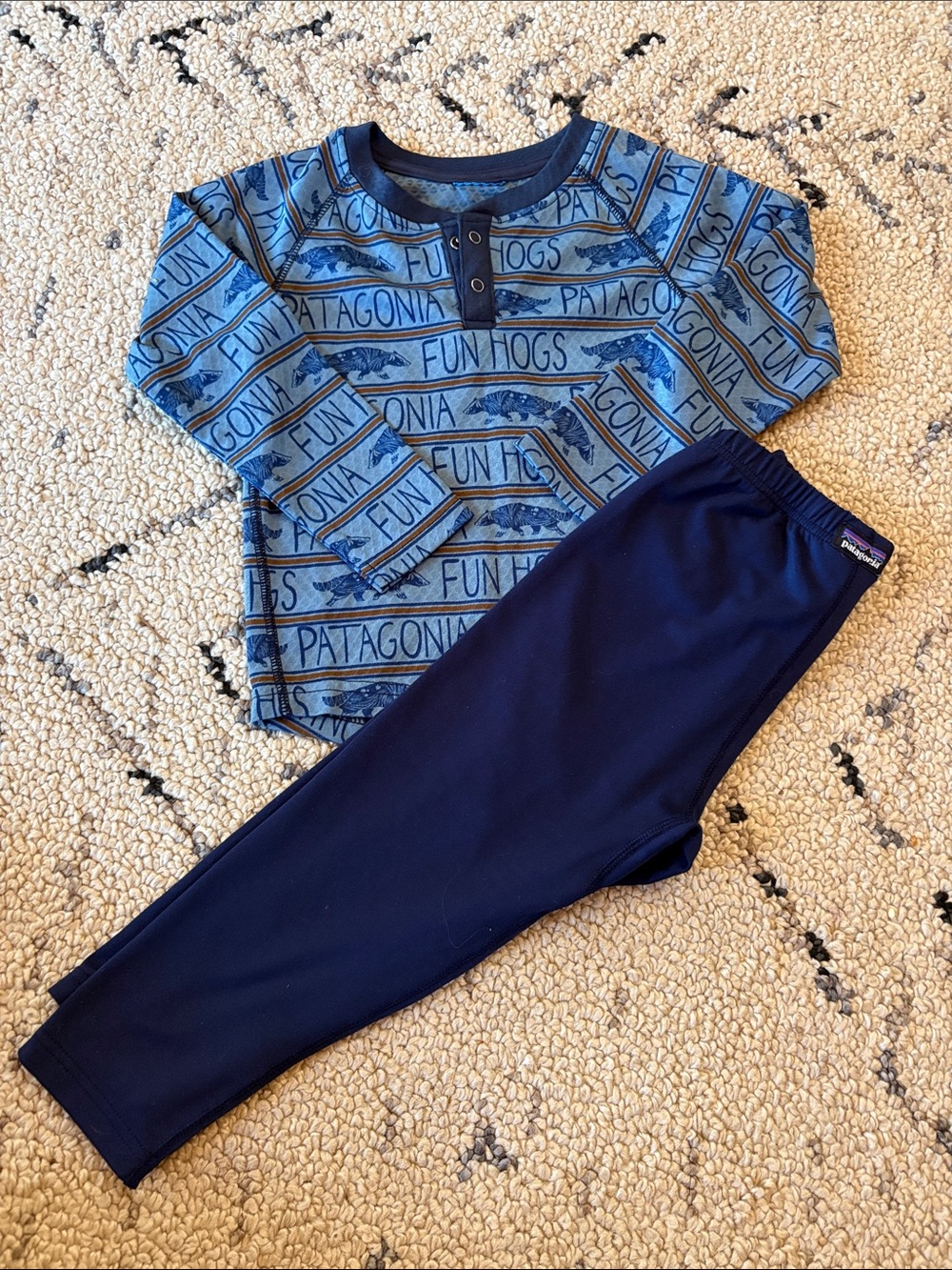 Patagonia baseline Blue and Navy 'Fun Hogs' set Sz 2